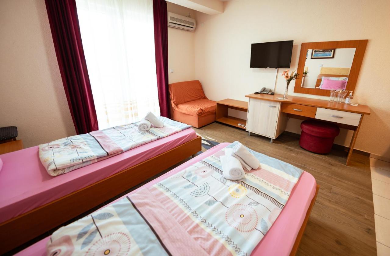Hotel Holiday-M Ohrid Ngoại thất bức ảnh