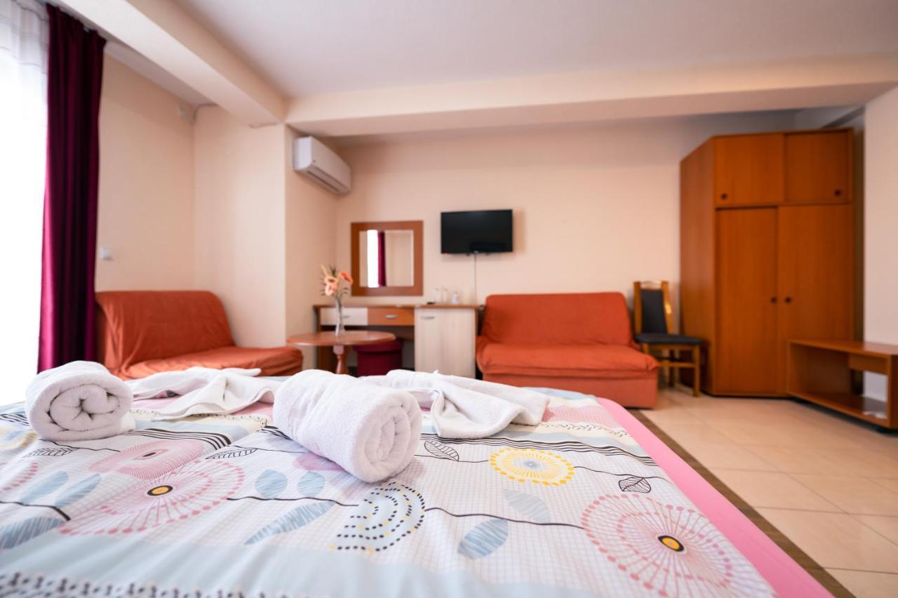 Hotel Holiday-M Ohrid Ngoại thất bức ảnh