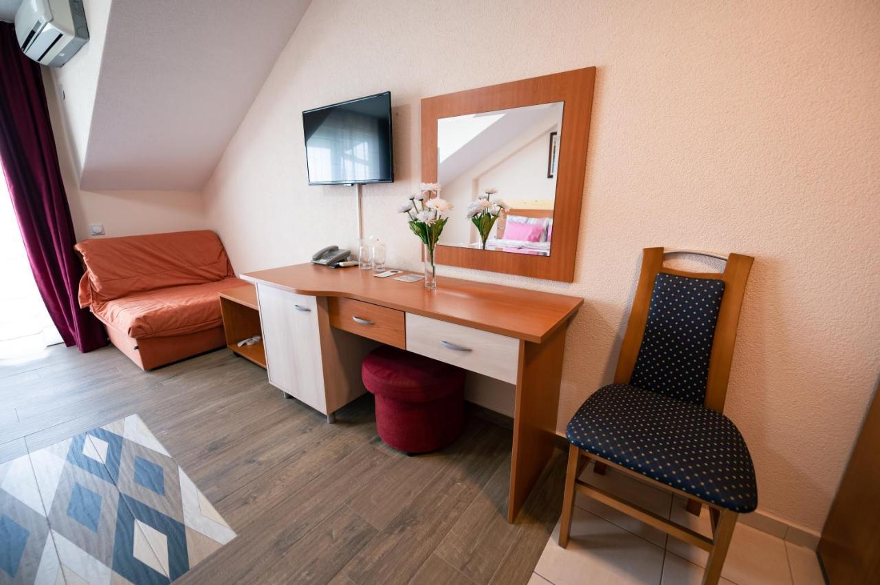 Hotel Holiday-M Ohrid Ngoại thất bức ảnh