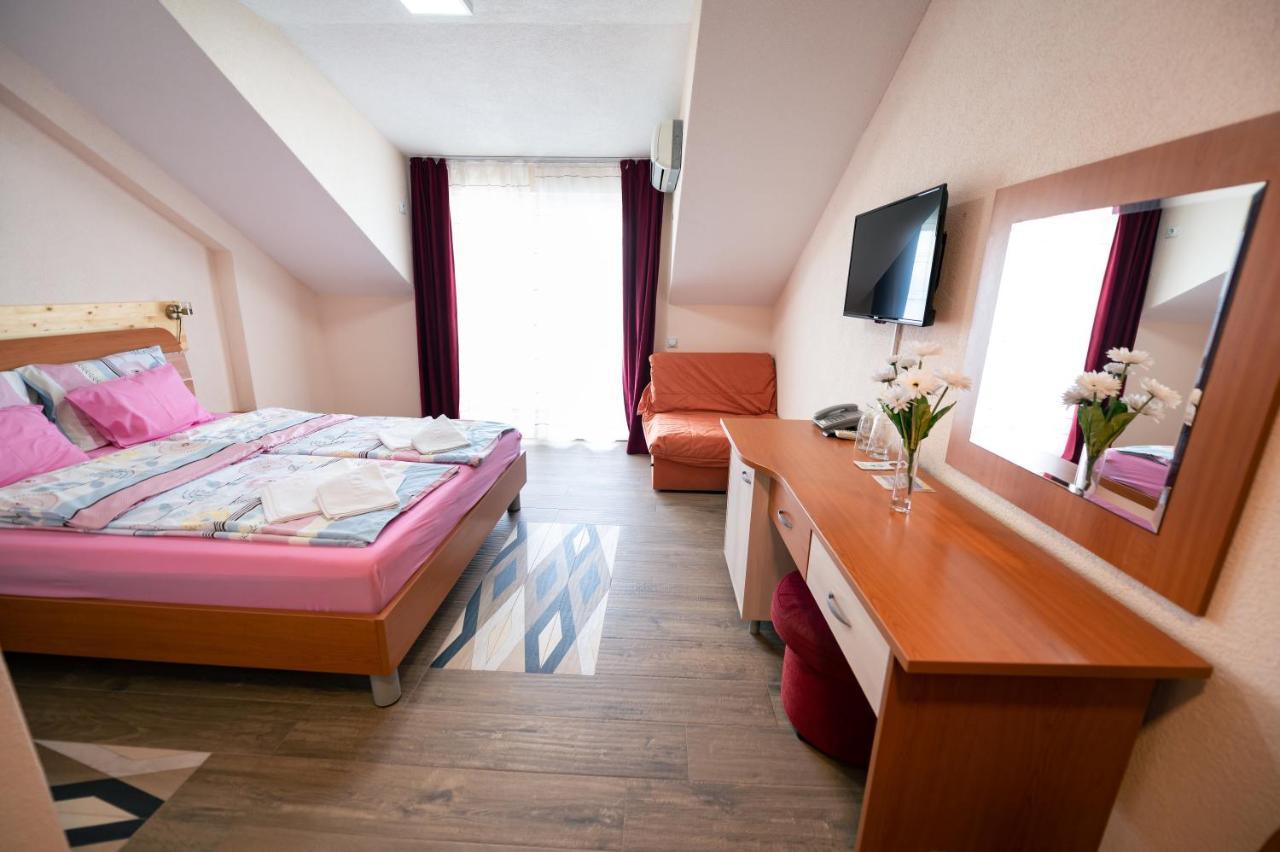 Hotel Holiday-M Ohrid Ngoại thất bức ảnh