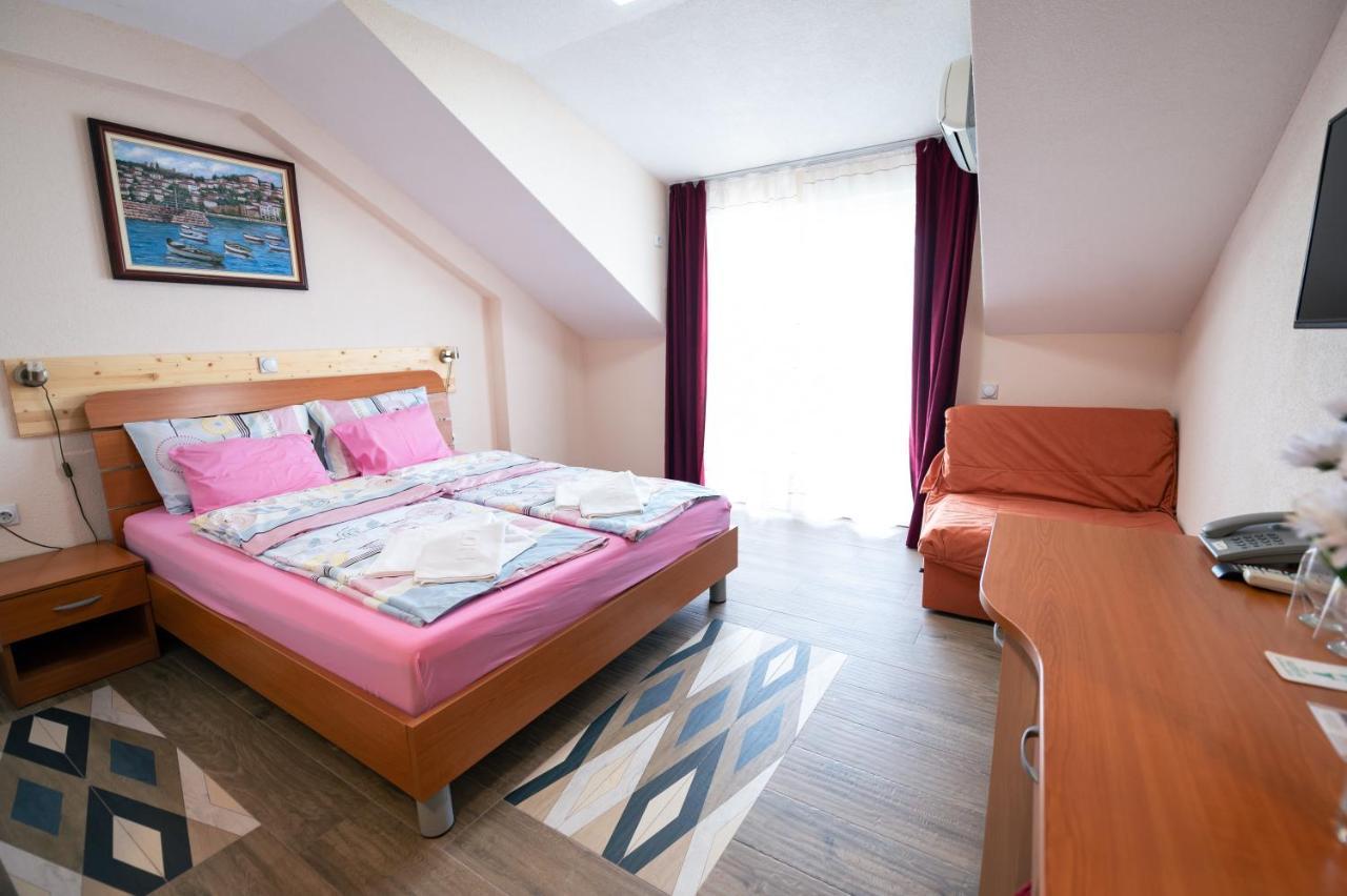 Hotel Holiday-M Ohrid Ngoại thất bức ảnh