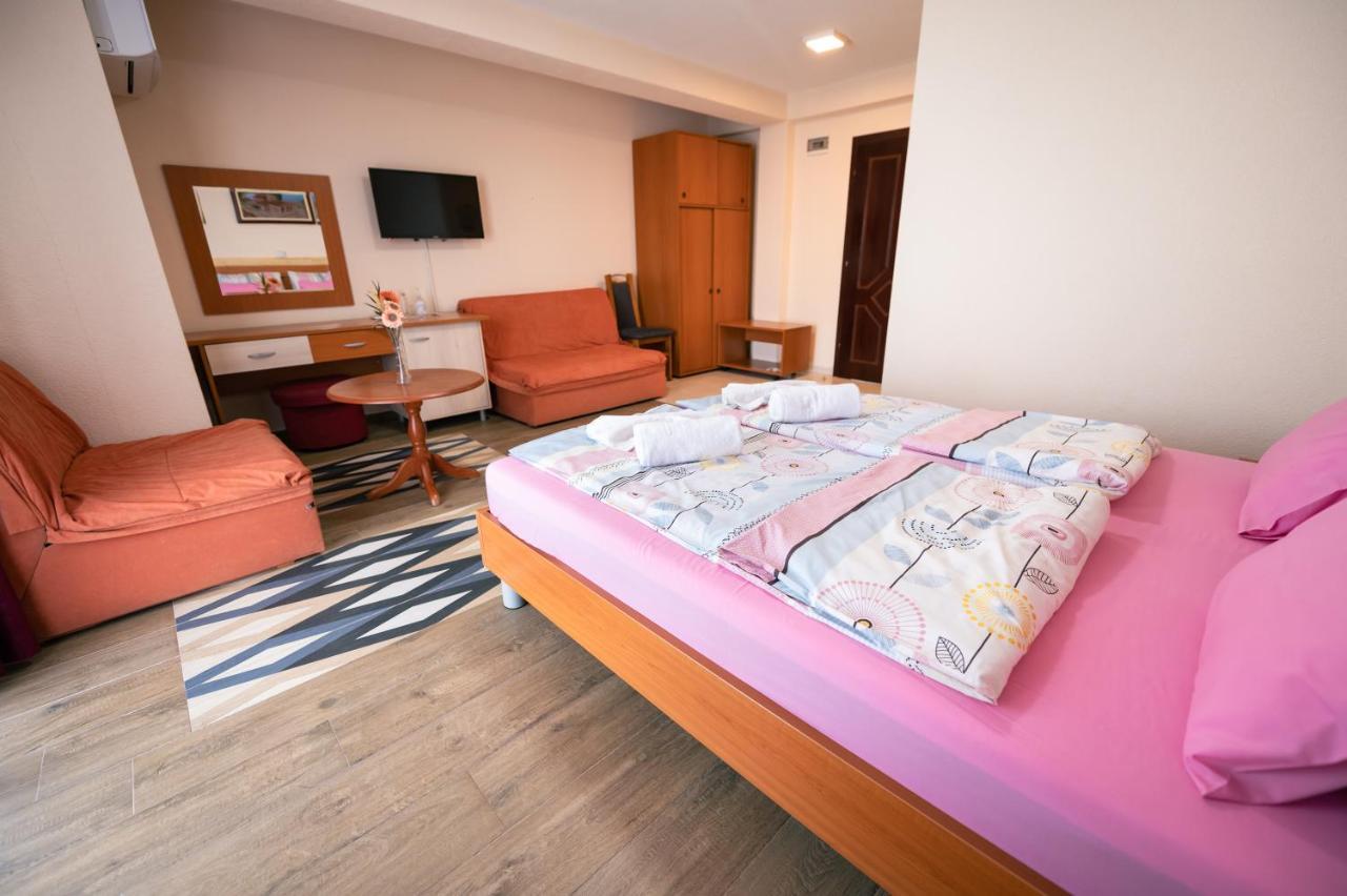 Hotel Holiday-M Ohrid Ngoại thất bức ảnh