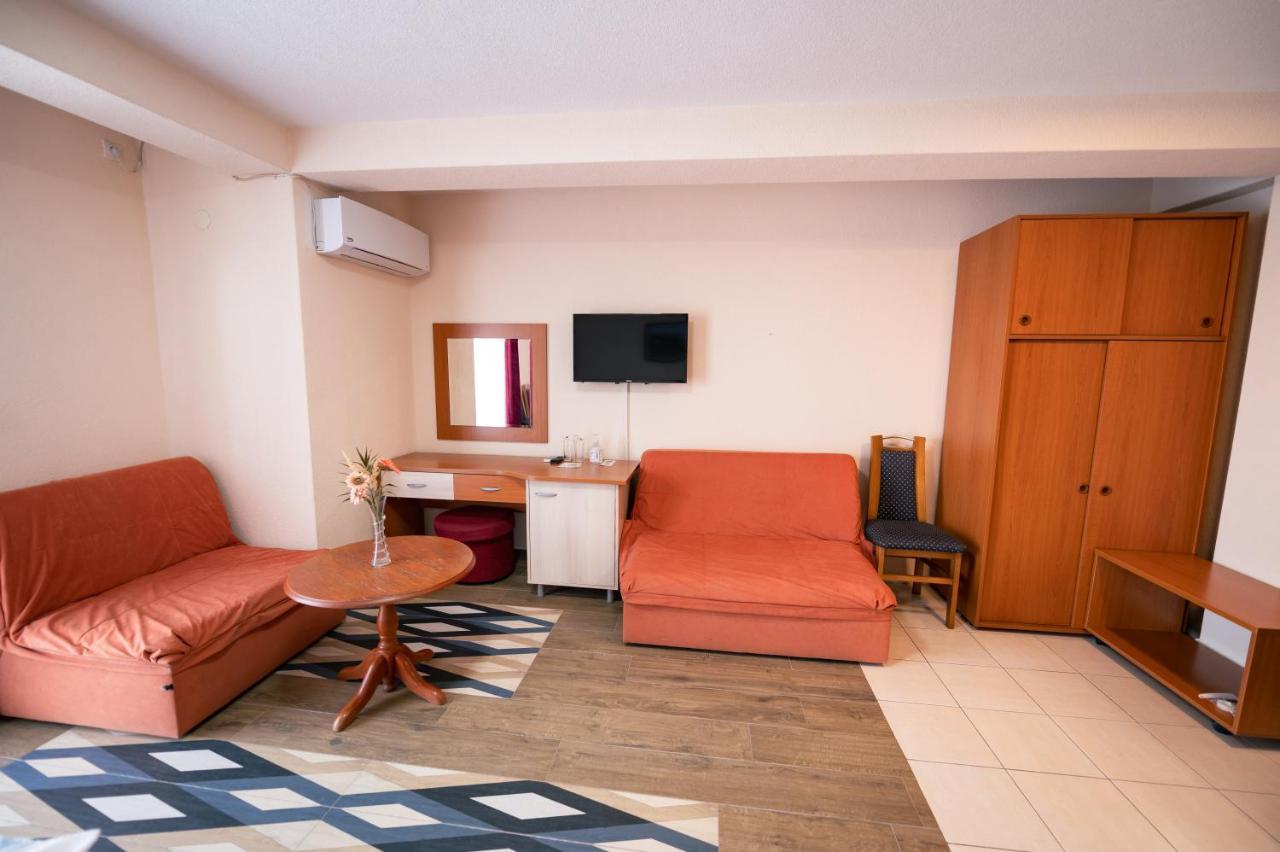 Hotel Holiday-M Ohrid Ngoại thất bức ảnh