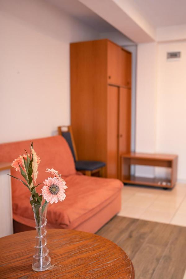 Hotel Holiday-M Ohrid Ngoại thất bức ảnh