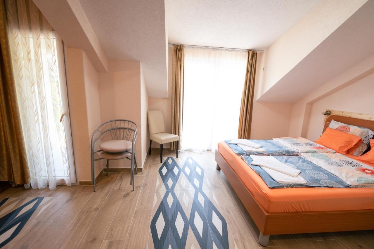 Hotel Holiday-M Ohrid Ngoại thất bức ảnh