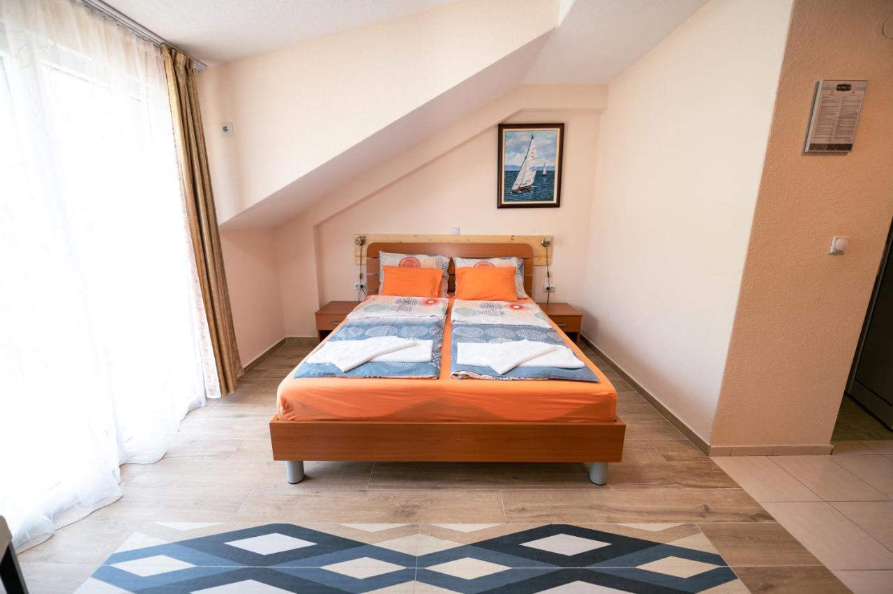 Hotel Holiday-M Ohrid Ngoại thất bức ảnh