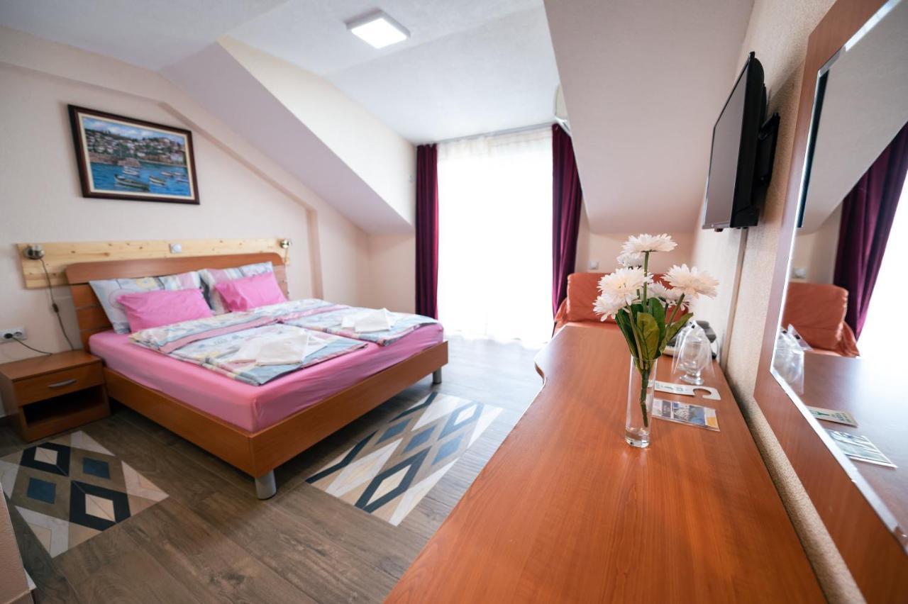 Hotel Holiday-M Ohrid Ngoại thất bức ảnh