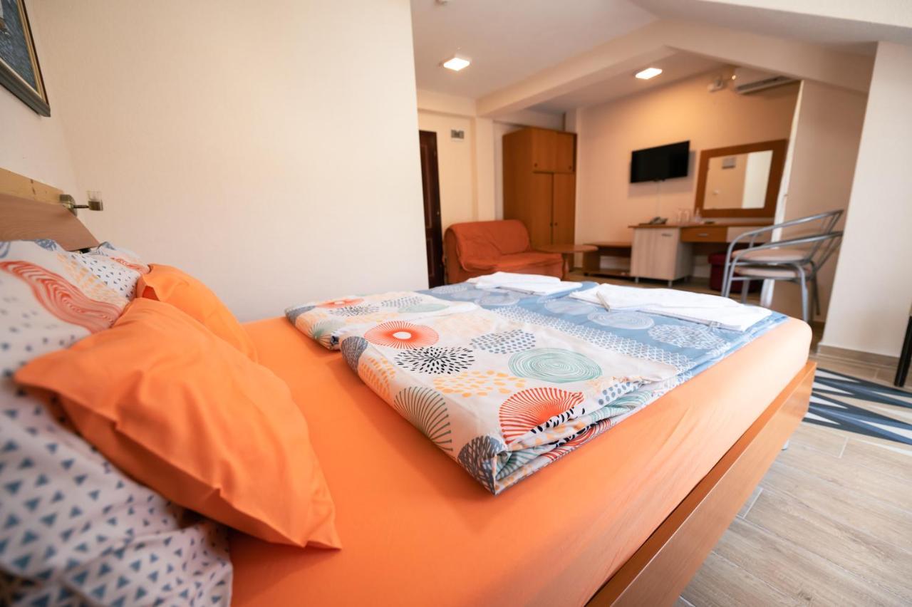 Hotel Holiday-M Ohrid Ngoại thất bức ảnh