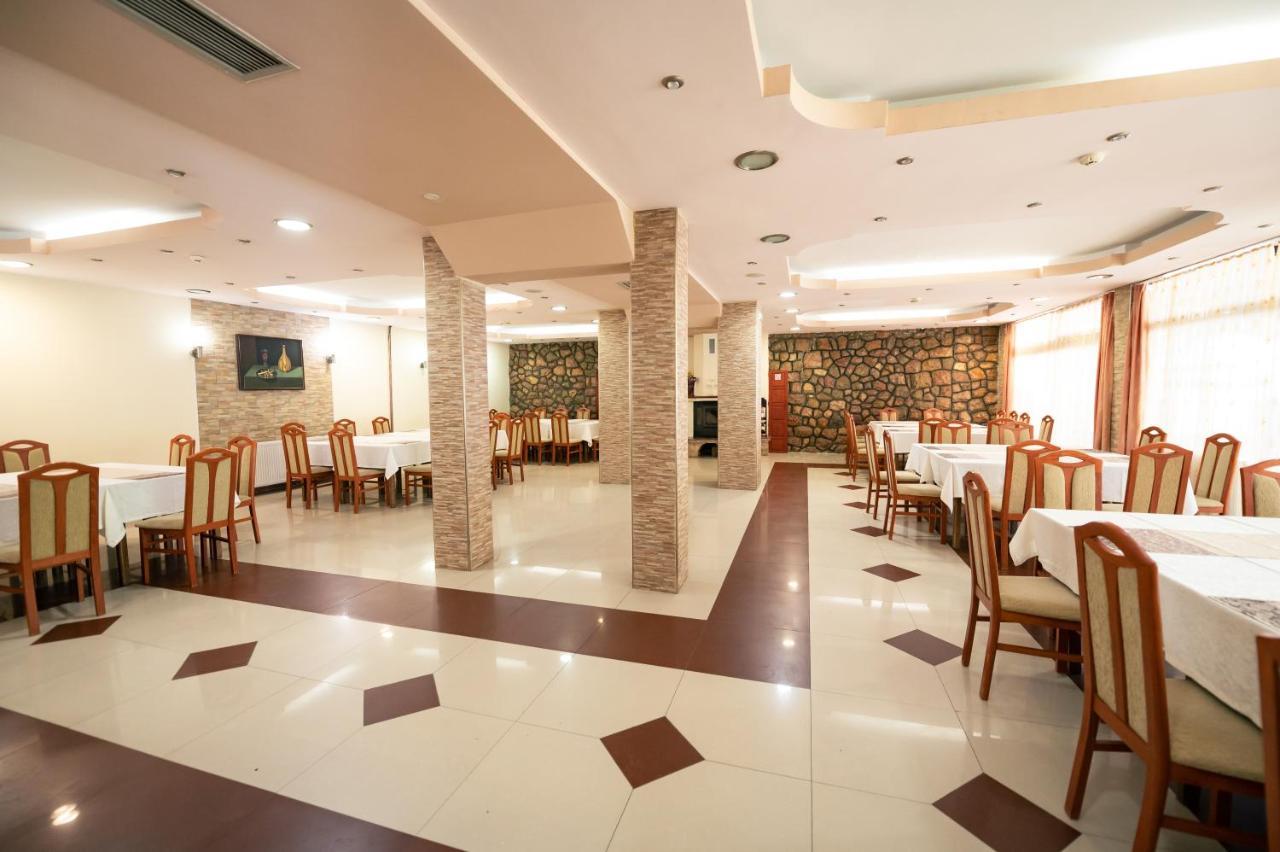 Hotel Holiday-M Ohrid Ngoại thất bức ảnh